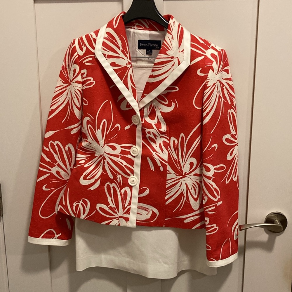 Women’s skirt and jacket suit. Red and white floral. Evan-Picone.